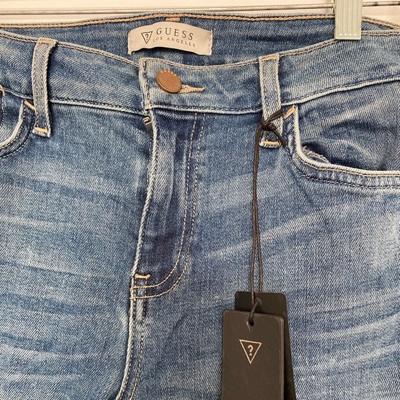 Guess light wash skinny jeans - Picture 2 of 4